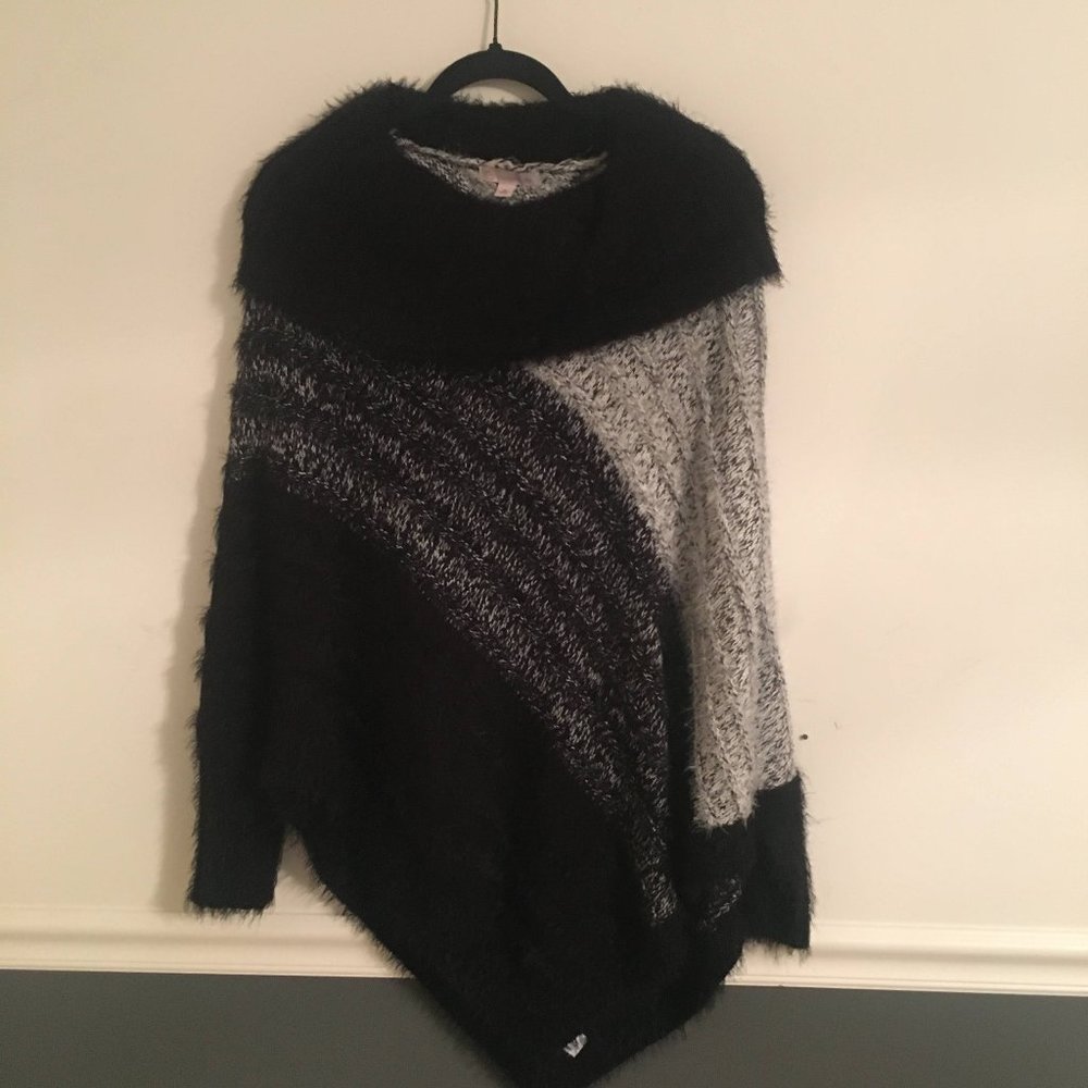 Fuzzy, soft black & grey long sleeve sweater, XL - Picture 1 of 3